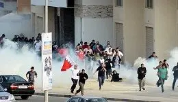 سرکوب تظاهرات مسالمت آمیز در بحرین