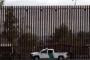 پیروی بایدن از برنامه ترامپ در گسترش دیوار‌های مرزی