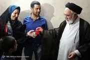 
اهدای یک واحد مسکونی به خانواده پنج قلوهای مشهدی + تصاویر
