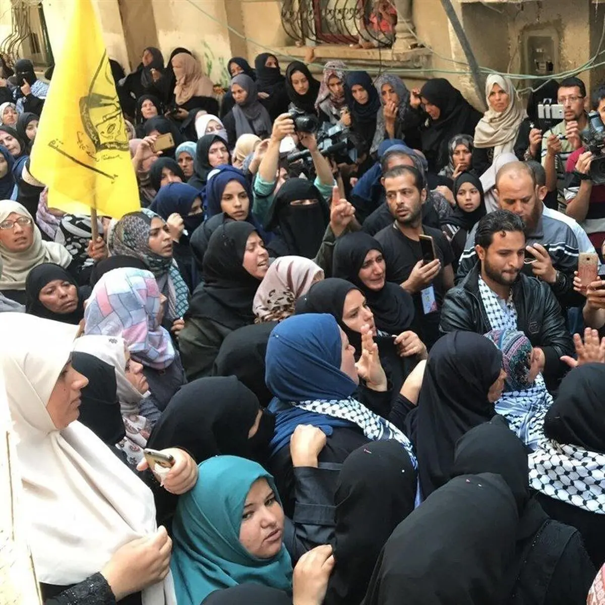 تشییع باشکوه پیکر امدادگر فلسطینی 