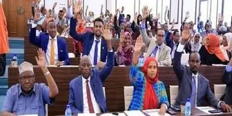سلب اعتماد پارلمان سومالی از دولت «حسن علی خیری» 