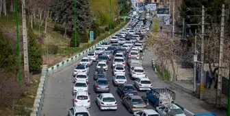 ترافیک سنگین در آزادراه ساوه – تهران/ ١١جاده کشور بارانى است
