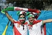 هواداران ایرانی آماده رفتن به ورزشگاه هستند