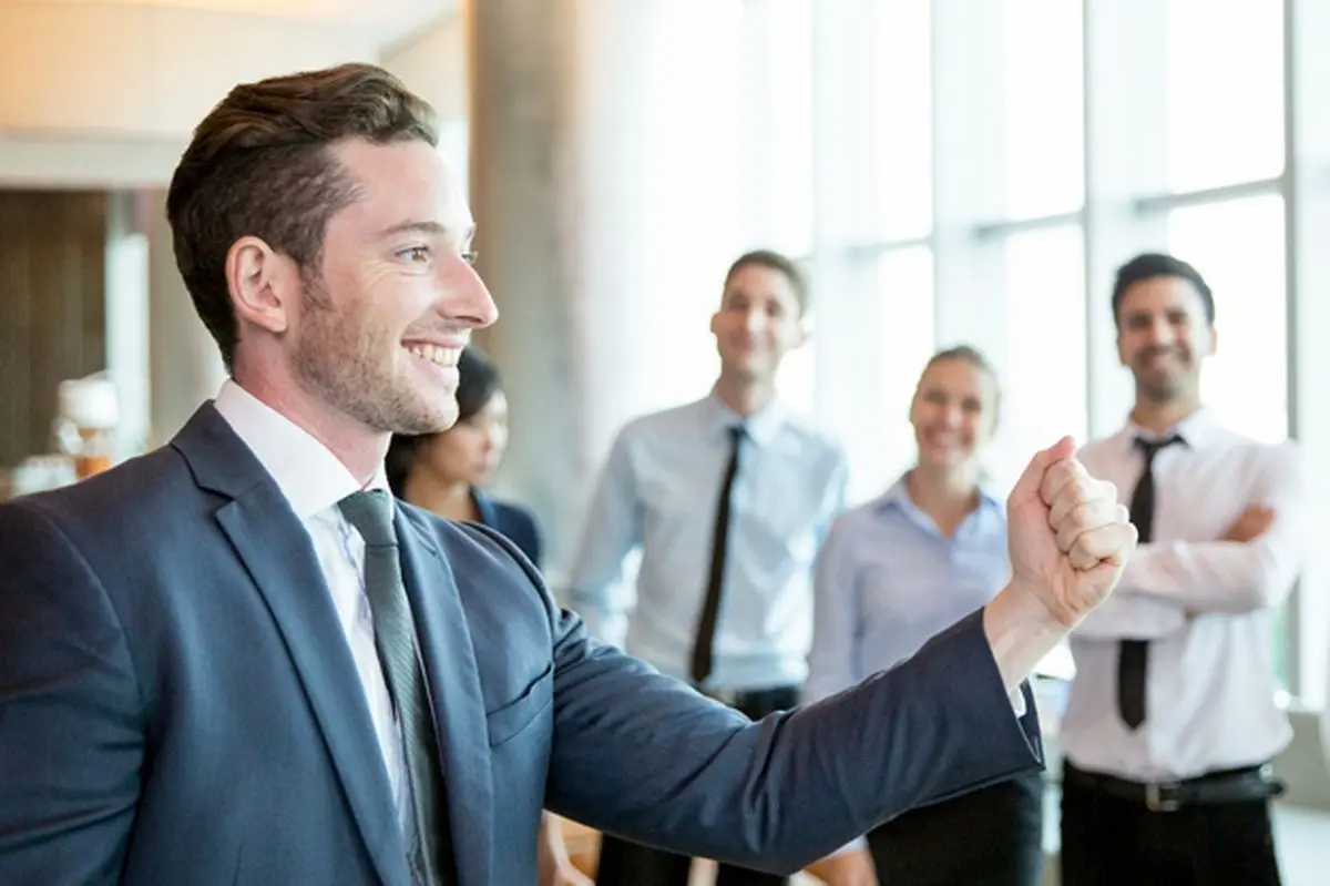 چگونه فروشنده شویم؟ ۵ گام برای تبدیل شدن به یک فروشنده موفق