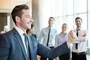چگونه فروشنده شویم؟ ۵ گام برای تبدیل شدن به یک فروشنده موفق