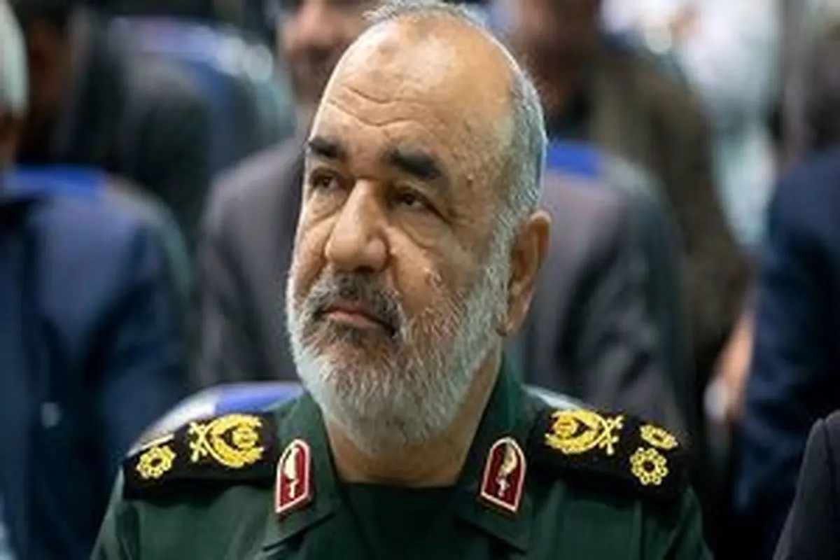 دیدار فرمانده کل سپاه با خانواده های حادثه تروریستی شاهچراغ(ع)
