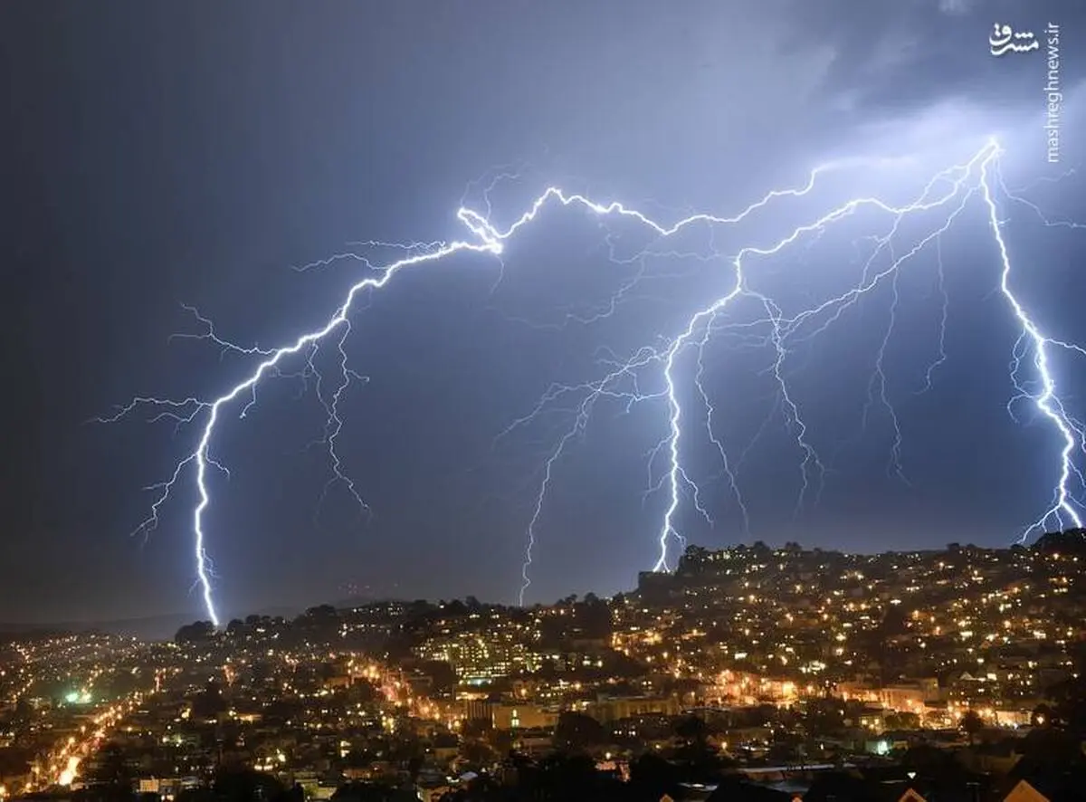  در رعد و برق و توفان چگونه زنده بمانیم؟/ اینفوگرافی 