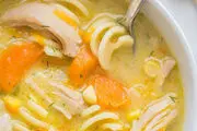 سوپ جوجه و نودل خامه‌ای + طرز تهیه