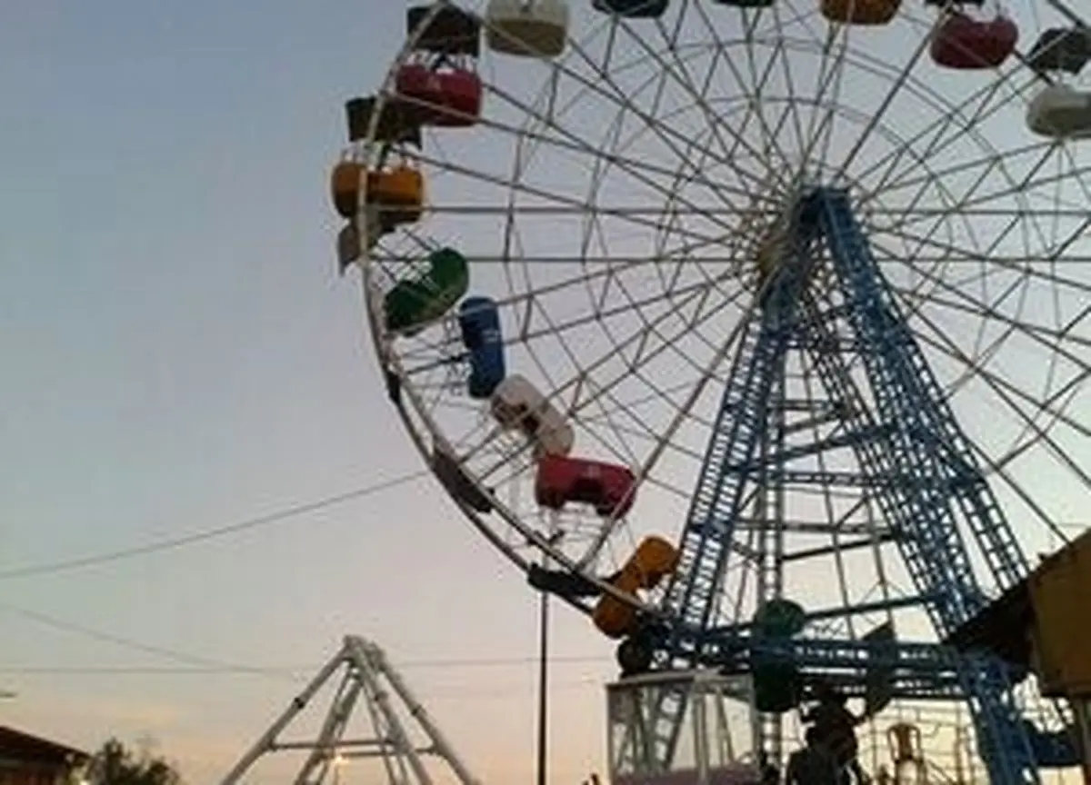 نجات ۳۱ نفر گرفتار شده در چرخوفلک تهران