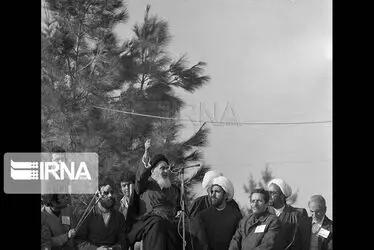 بازگشت امام خمینی به ایران