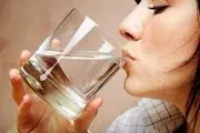 فواید نوشیدن یک لیوان آب نیم ساعت قبل از غذا