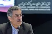 رئیس اتاق بازرگانی تهران در حین سخنرانی بر زمین افتاد