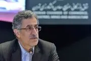 رئیس اتاق بازرگانی تهران در حین سخنرانی بر زمین افتاد
