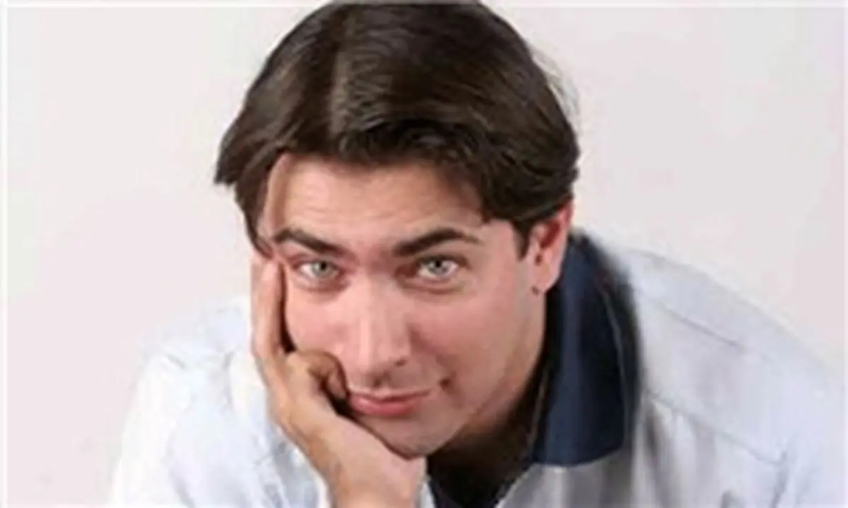 پارسا پیروزفر کارگردانی می‌کند