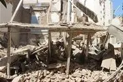 محبوس شدن ۴ کارگر در پی ریزش آوار ساختمان