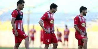  بازیکنان پرسپولیس آماده بازی با استقلال شدند 