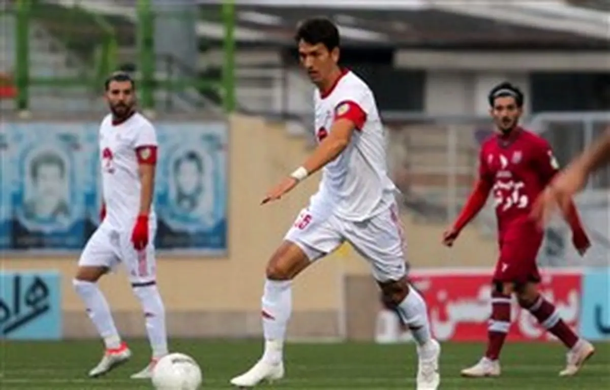 تنها بازیکنی که از تراکتور جدا می شود