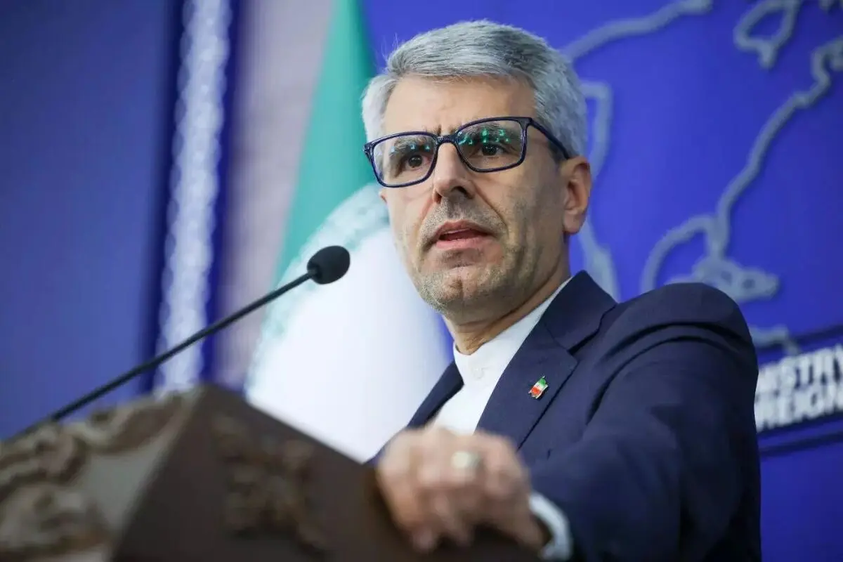 محسن رضایی: پاسخ هر شلیک و تجاوزی رگبار موشک و پهپاد است 