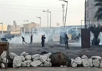 درگیری جوانان بحرینی با نیروهای امنیتی بحرین/ عکس
