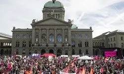 تظاهرات هزاران سوئیسی در اعتراض به تبعیض جنسیتی