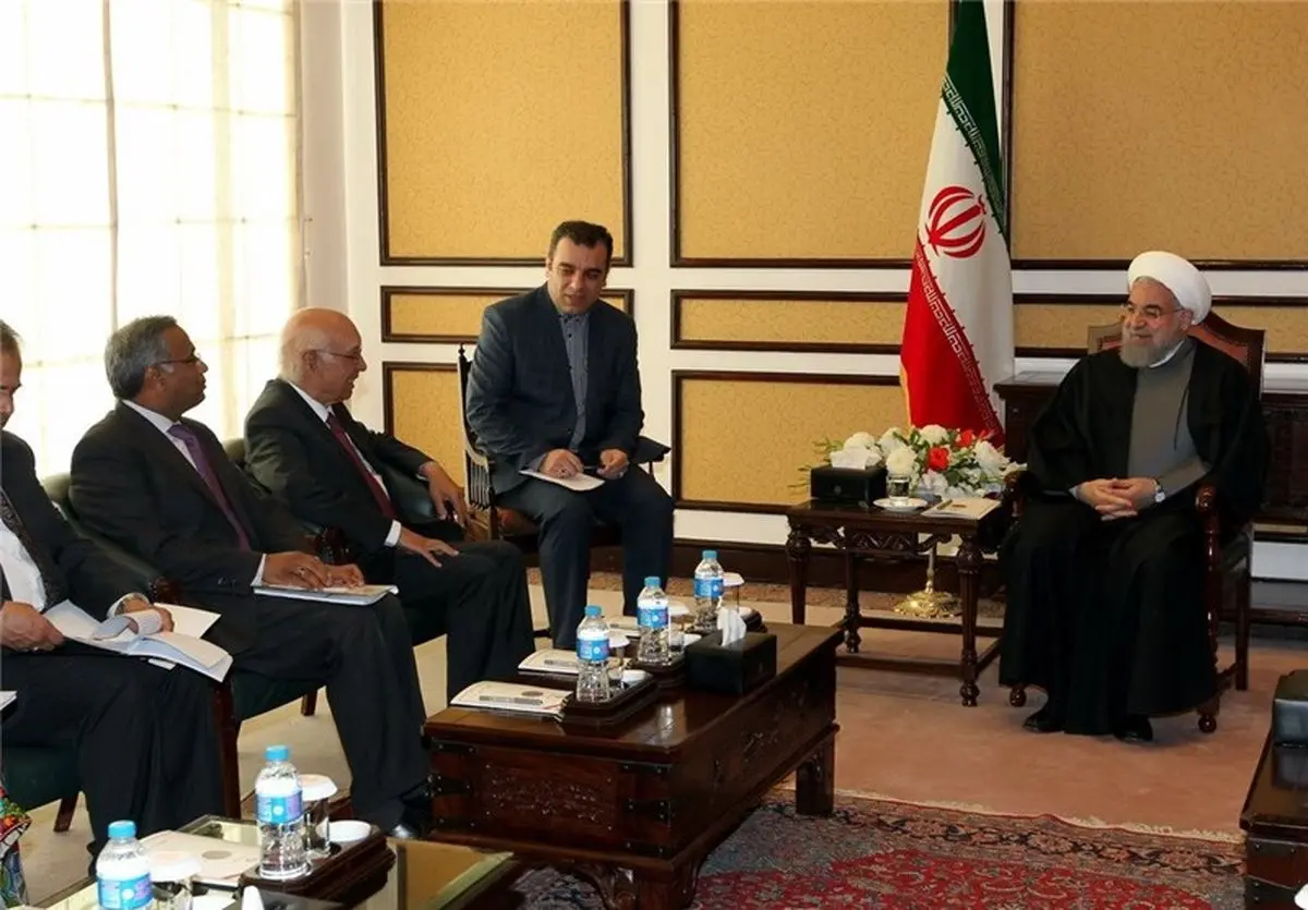 روحانی: مرزهای ایران و پاکستان باید مرز دوستی و آبادانی دو کشور باشد