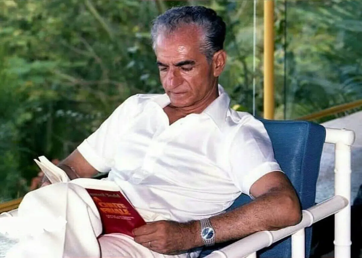 بیارادگی شاهِ پهلوی در عزل و نصب افراد
