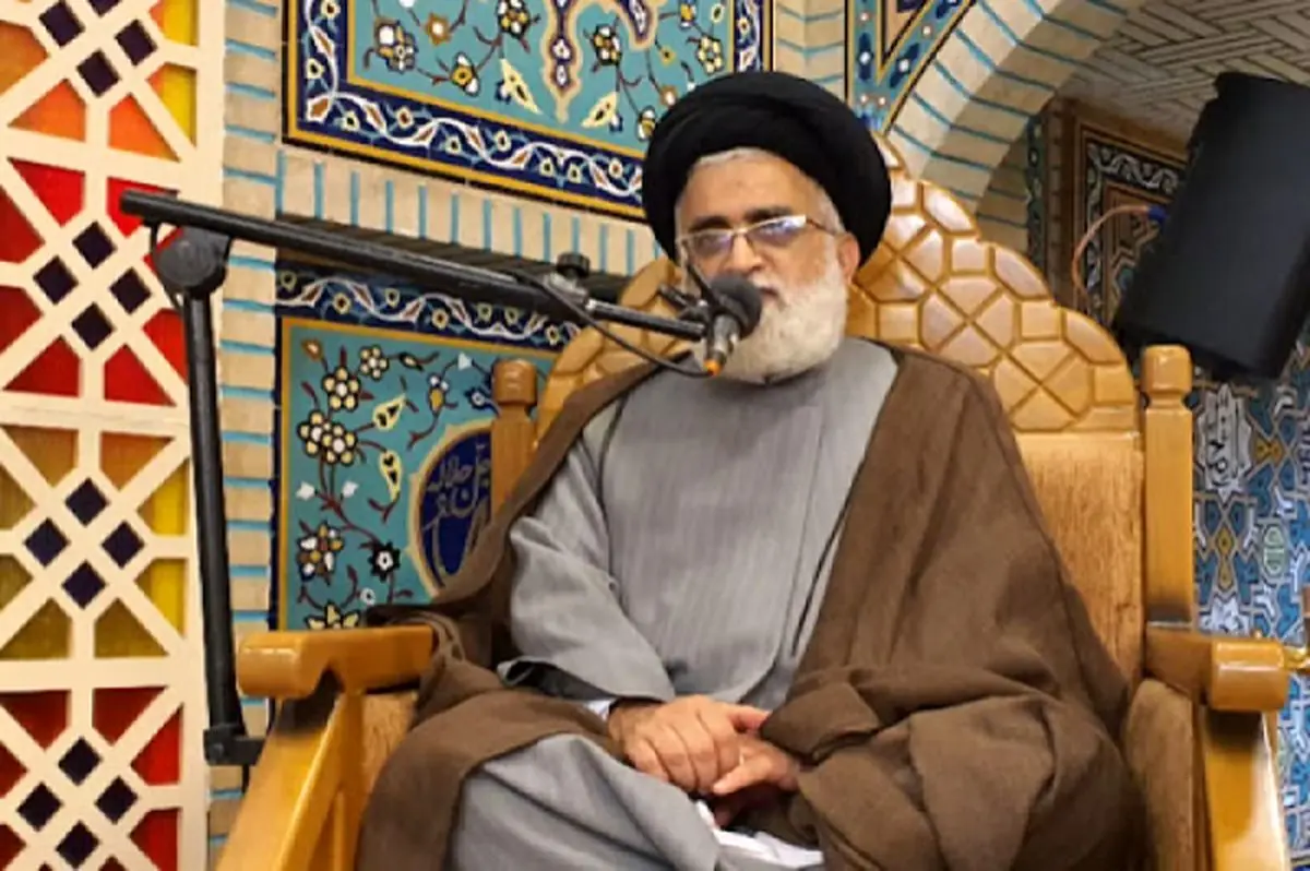 امت مسلمان با حضور در نماز عید فطر به امامت رهبر انقلاب، تبعیت از ایشان را به جهان نشان می دهند
