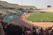 درگیری شدید بین تماشاگران در ورزشگاه 