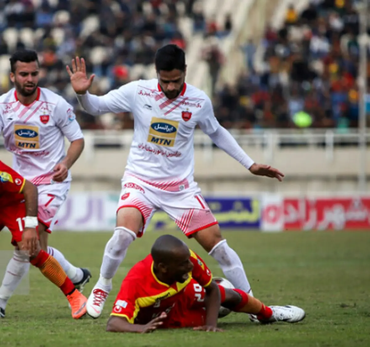 اگر اهواز بودم پرسپولیس را از زمین بیرون میکشیدم!