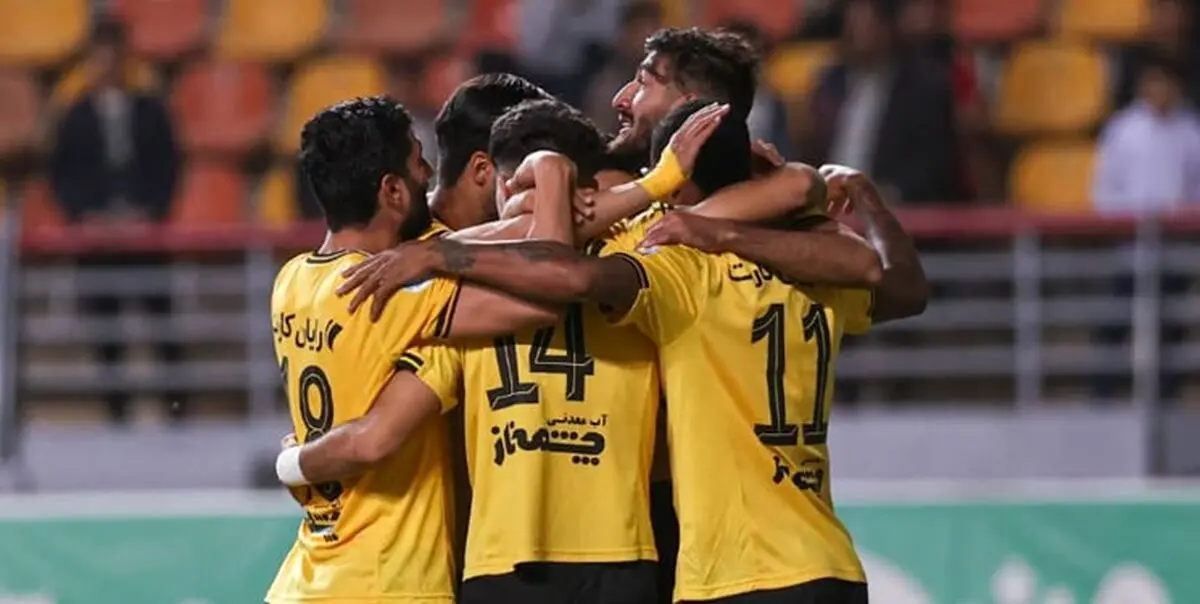 ما و استقلال باید همزمان با پرسپولیس بازی کنیم
