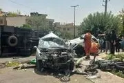 برخورد کامیونت با ۱۲ خودرو در سعادت آباد +عکس
