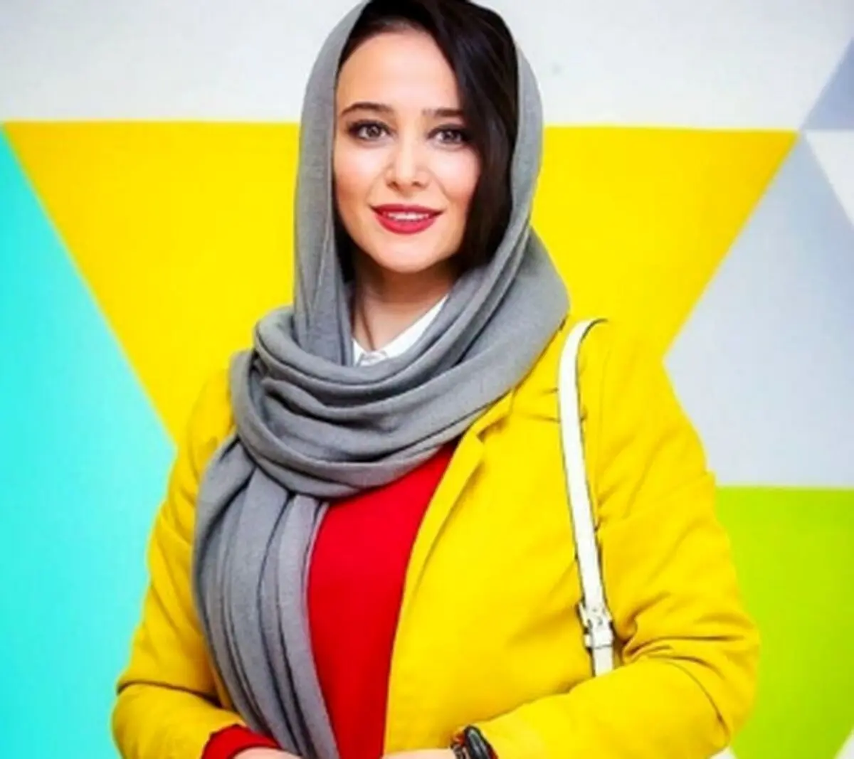 شباهت جالب «الناز حبیبی» و خواهرش/ عکس