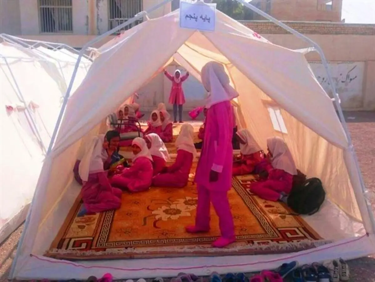 مدارس فرسوده قشم درحال فرو ریختن 