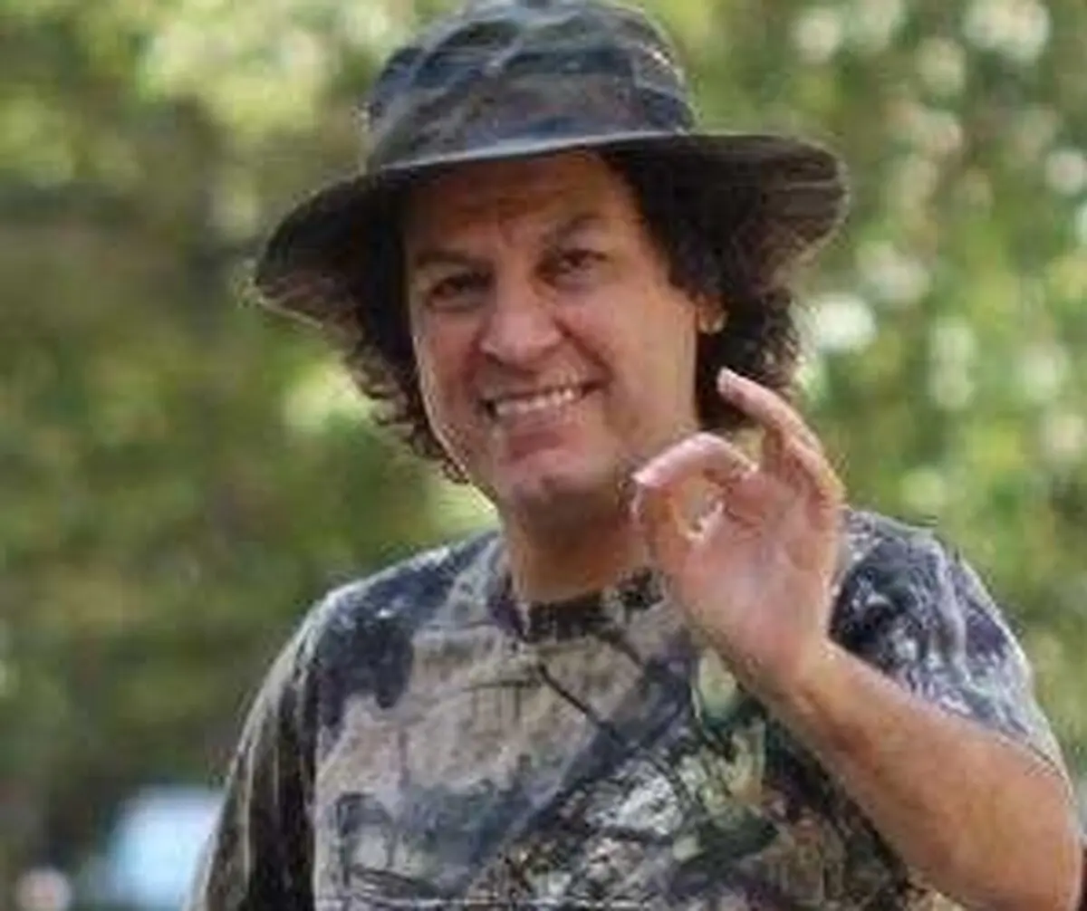 سنگ مزار آرش میراحمدی نصب شد
