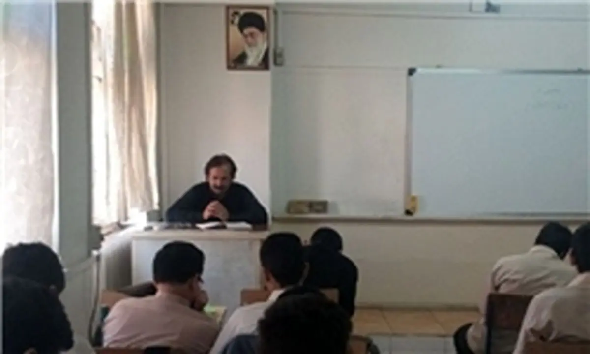 مجیدی به دانشآموزان «بچههای آسمان» را درس داد
