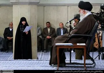 دیدار رهبری با دانش آموزان