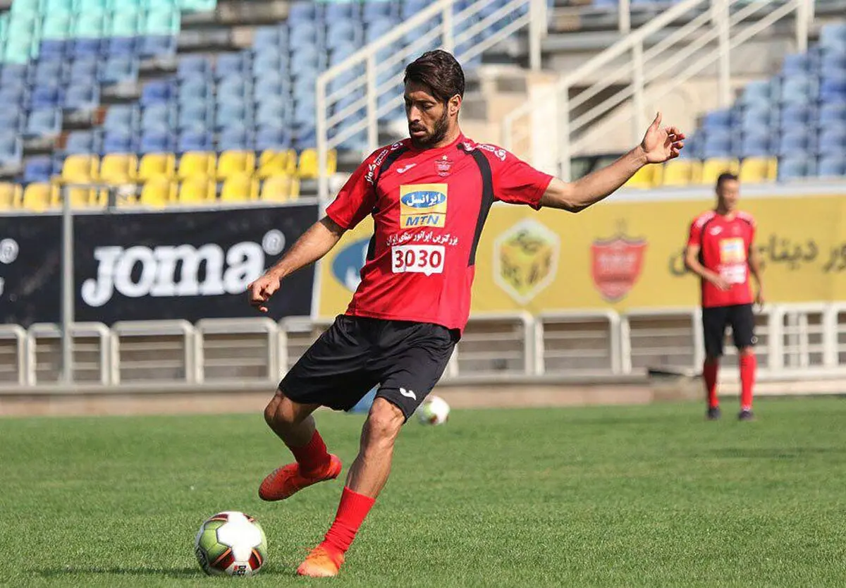 دبل مدافع پرسپولیس در تمدید قرارداد