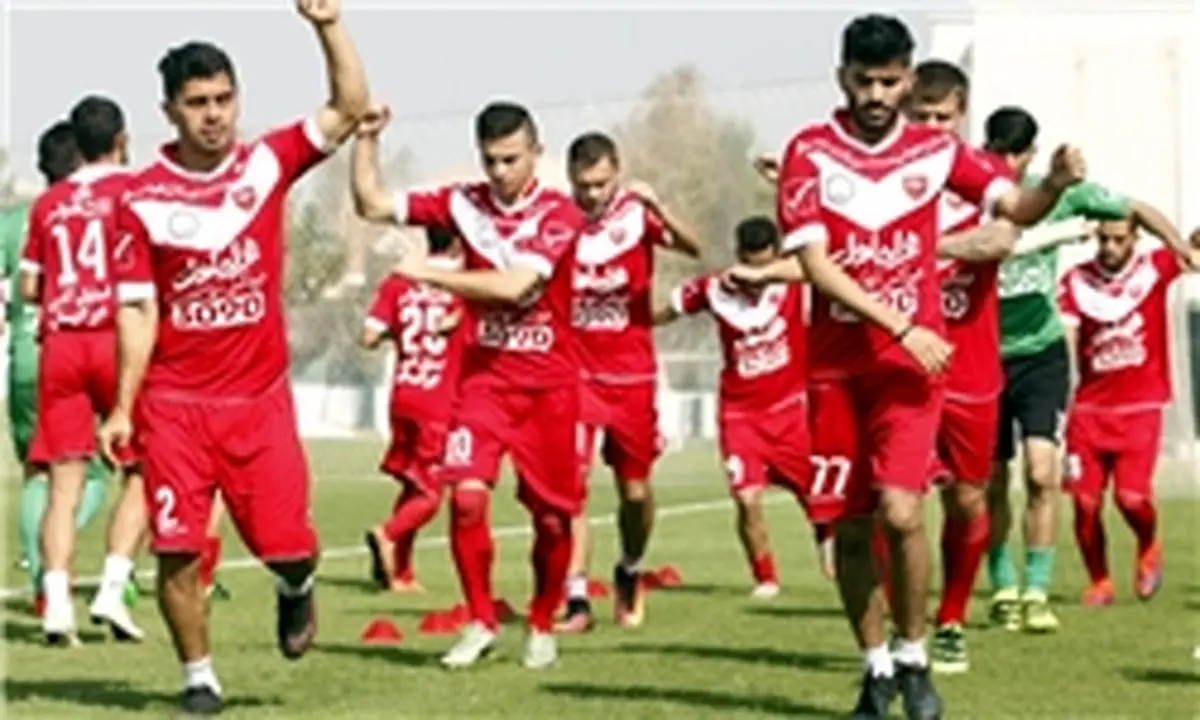 حاشیه شیرین تازه داماد در تمرین سرخ پوشان