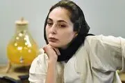 قاب عاشقانه و دلبرانه رعنا آزادی‌ور و همسر مهدی پاکدل در پشت صحنه یک تئاتر + عکس جدید

