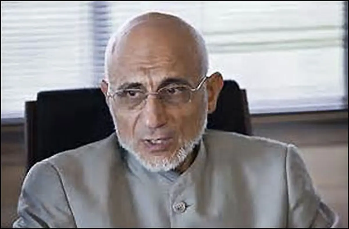 با لباس کار آمدم تا کشور را از رکود خارج کنم