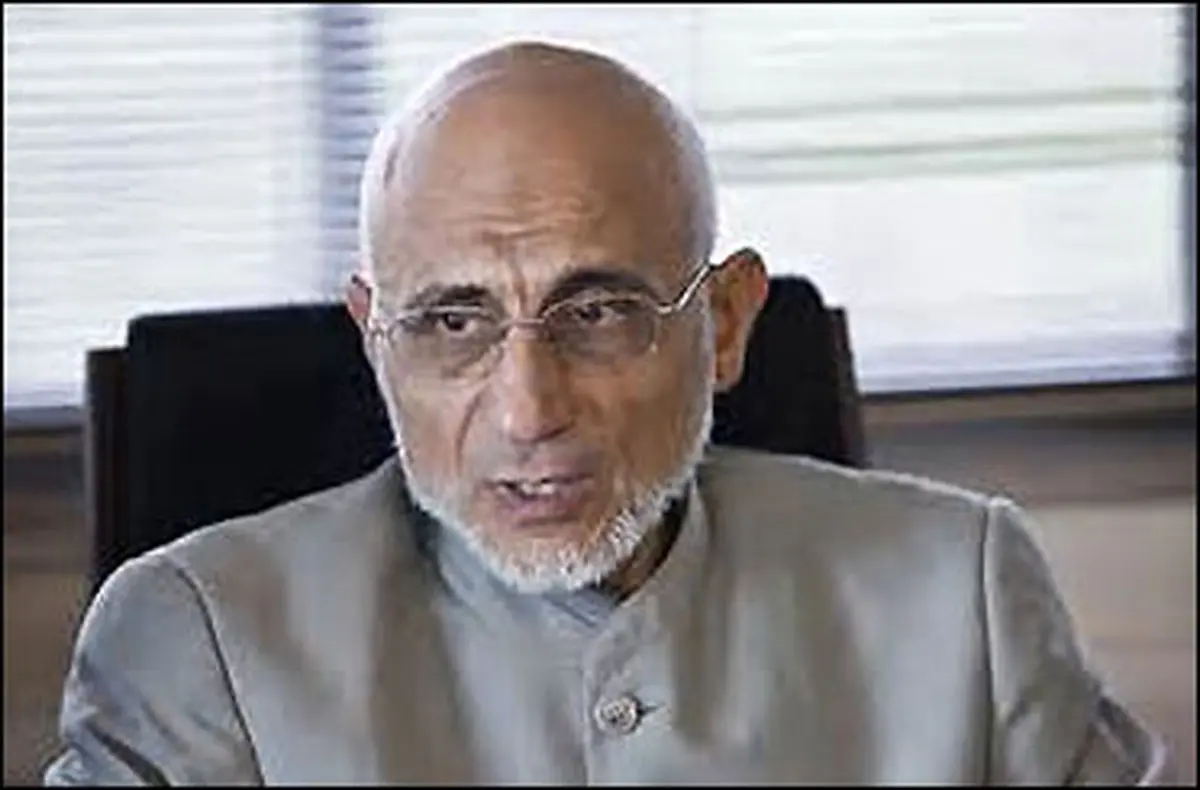 با لباس کار آمدم تا کشور را از رکود خارج کنم