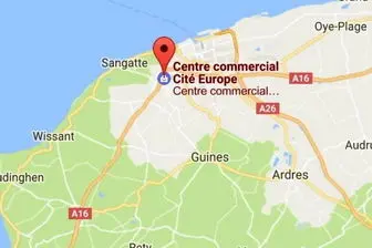 یک مرکز خرید در فرانسه از بیم بمب  گذاری تخلیه شد
