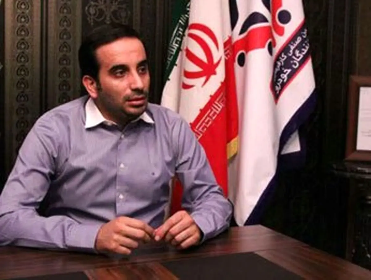مفتاح رهنورد و واردکنندگان خودرو ملزم به تبعیت از قانون هستند
