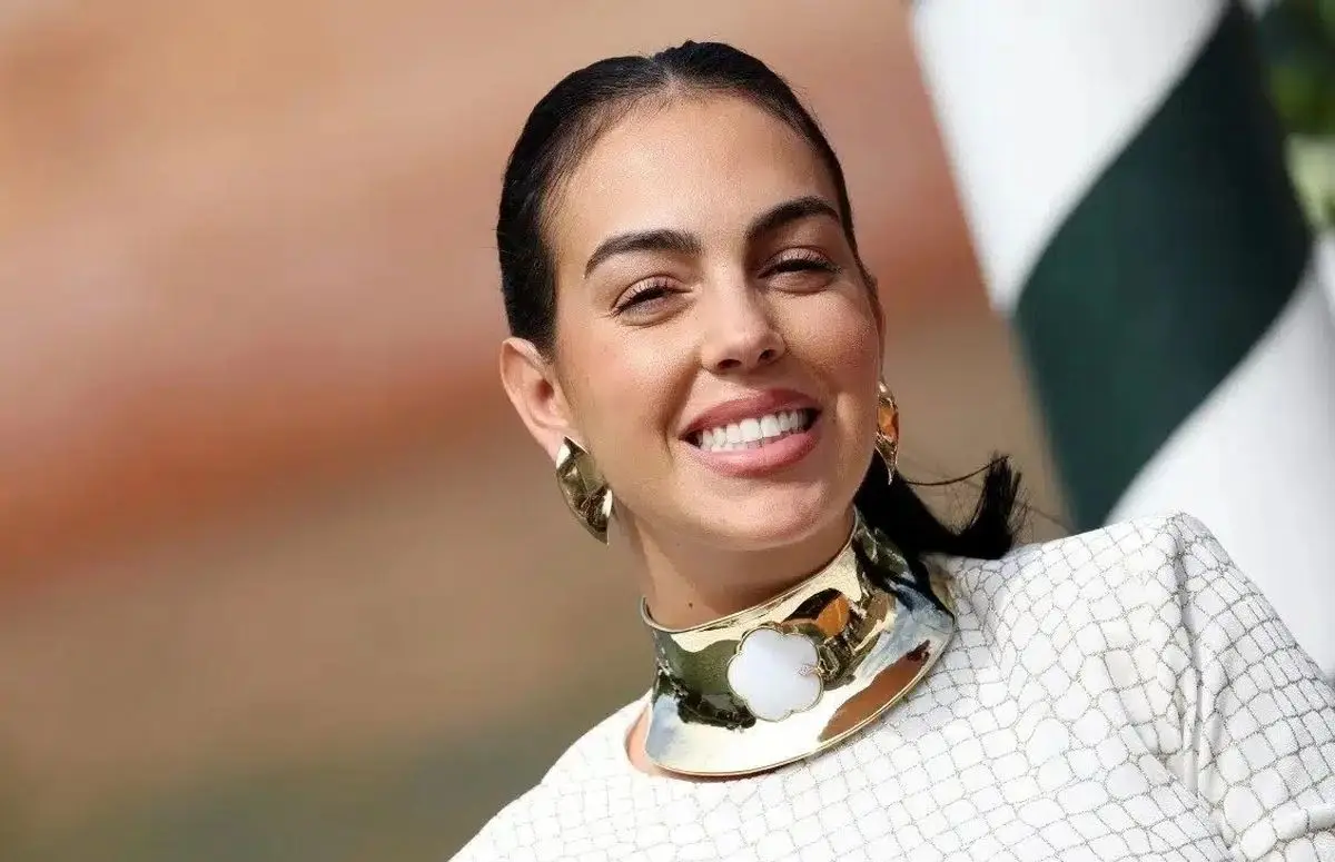 پای نامزد رونالدو به کویت باز شد