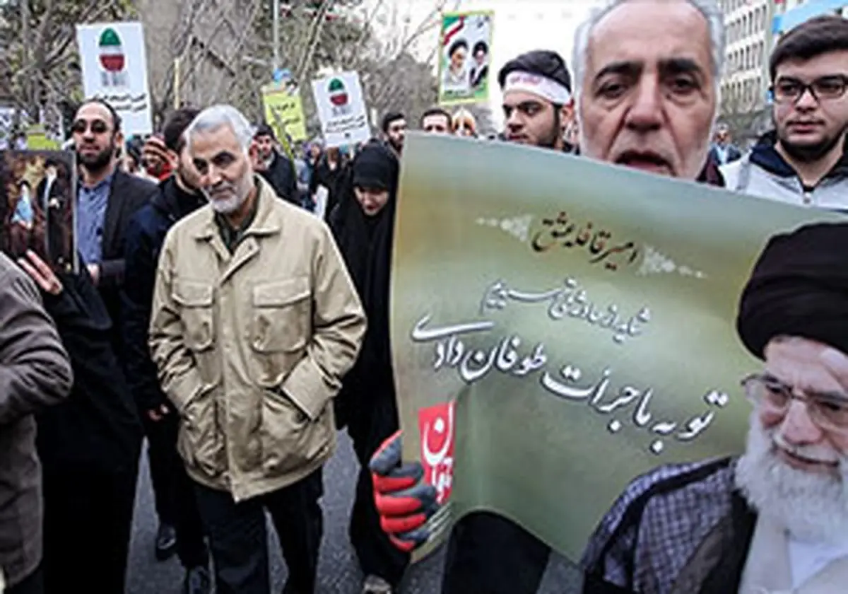 حضور سردار سلیمانی در راهپیمایی 22 بهمن+فیلم