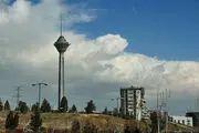 فیلم لحظه برخورد صاعقه به برج میلاد 