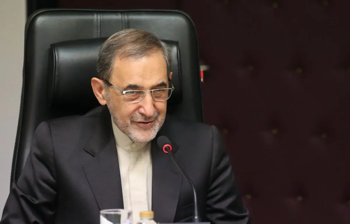  علی‌اکبر ولایتی به همراه ۲ تن از فرزندان/ عکس 