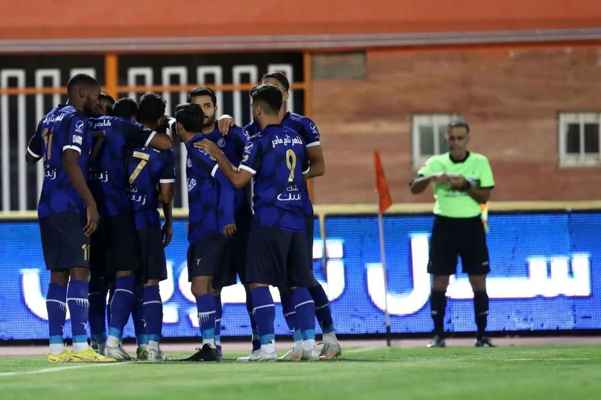 استقلال از وکیل بازیکن سابق پرسپولیس شکایت می کند!
