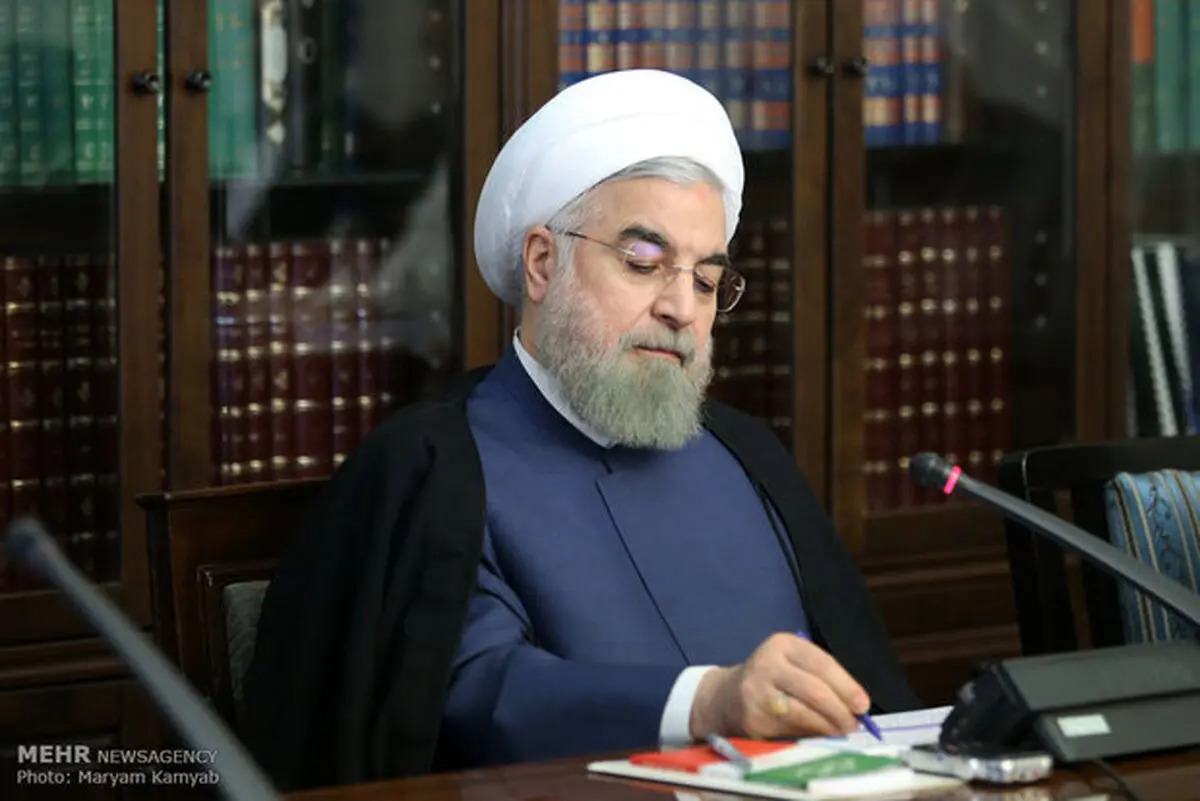 روحانی لایحه موافقت‌نامه پاریس را به مجلس تقدیم کرد