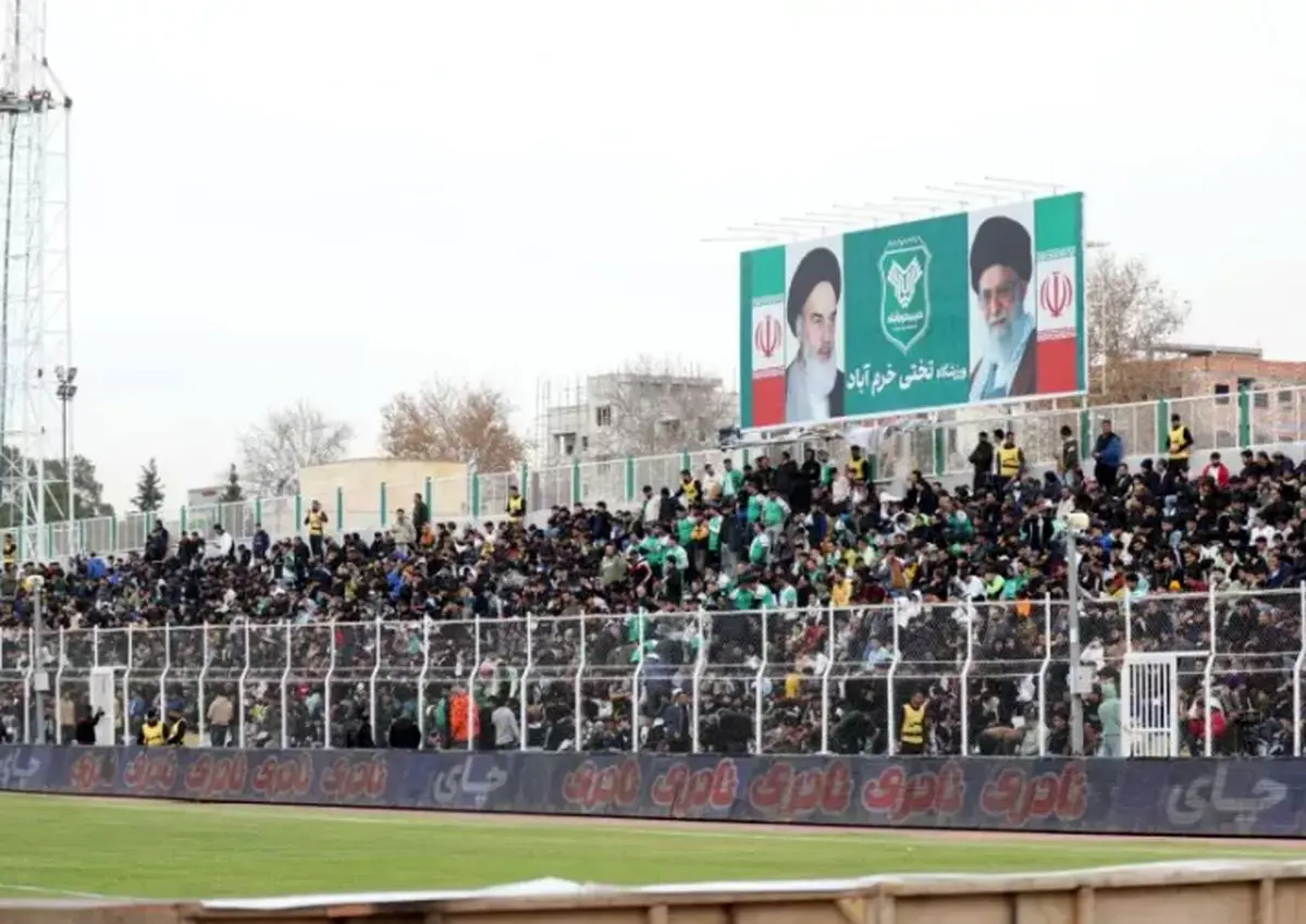 توقف چند دقیقه ای بازی خیبر و استقلال